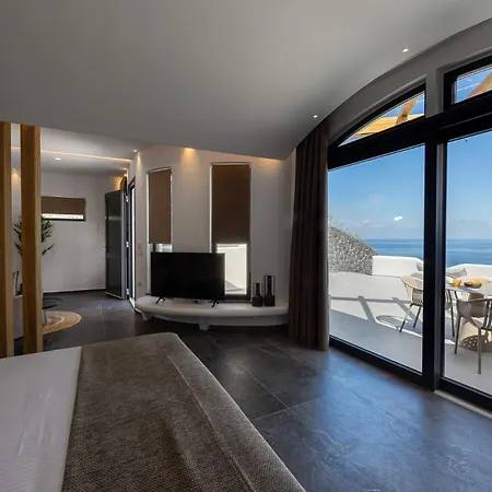 Willa Dazzling Santorini | Sunrise | 1 Bedroom | Private Outdoor Pool & Heated Jacuzzi | Panoramic Vistas Of Aegan Sea | Imerovigli *