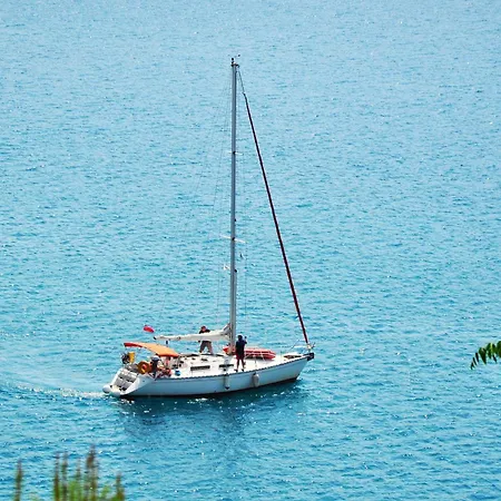 Dazzling Santorini | Sunrise | 1 Bedroom | Private Outdoor Pool & Heated Jacuzzi | Panoramic Vistas Of Aegan Sea | Imerovigli Vourvoúlos