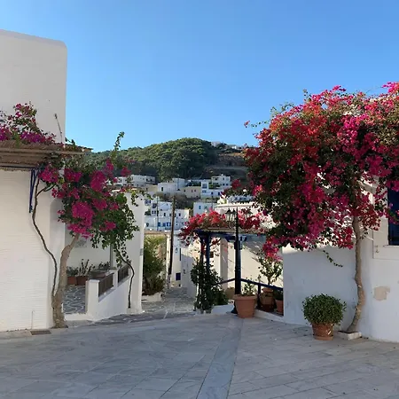 Вилла Dazzling Santorini | Sunrise | 1 Bedroom | Private Outdoor Pool & Heated Jacuzzi | Panoramic Vistas Of Aegan Sea | Imerovigli *