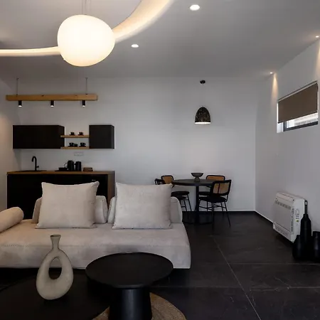 Dazzling Santorini | Sunrise | 1 Bedroom | Private Outdoor Pool & Heated Jacuzzi | Panoramic Vistas Of Aegan Sea | Imerovigli *